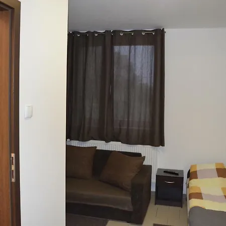 U Adama Фермерский дом Kajetany