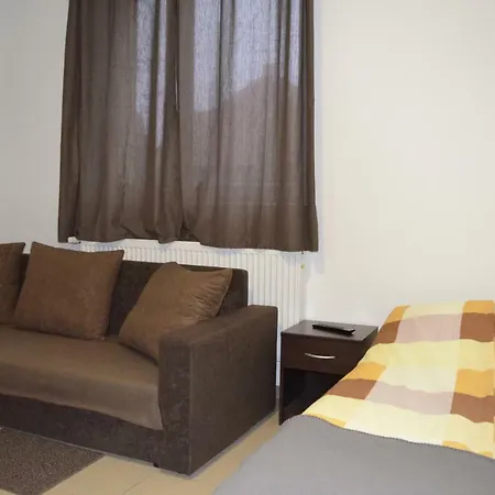 U Adama Фермерский дом Kajetany